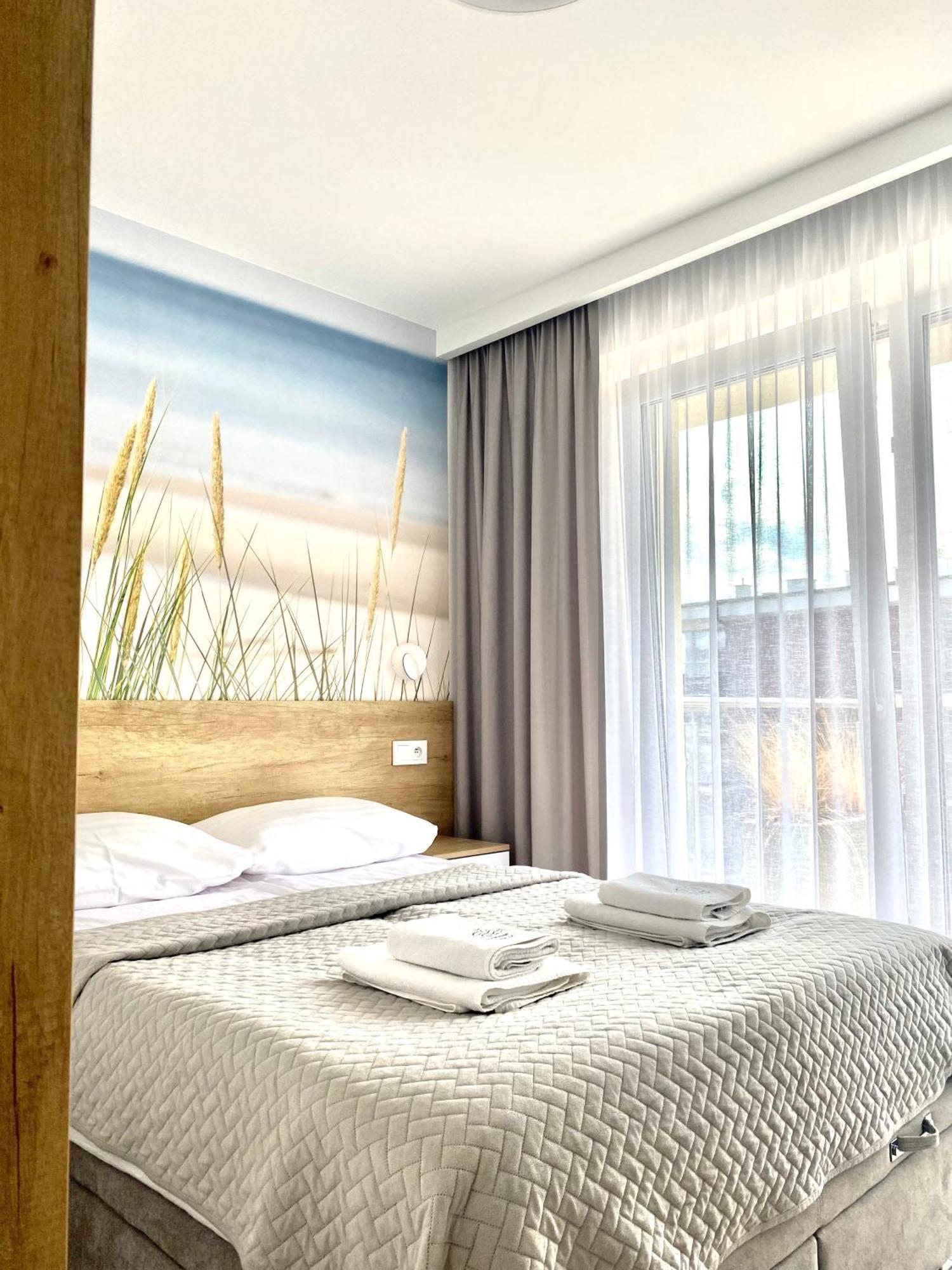 Apartament Nadmorski Z Basenem Klifowa Rewal Exterior photo